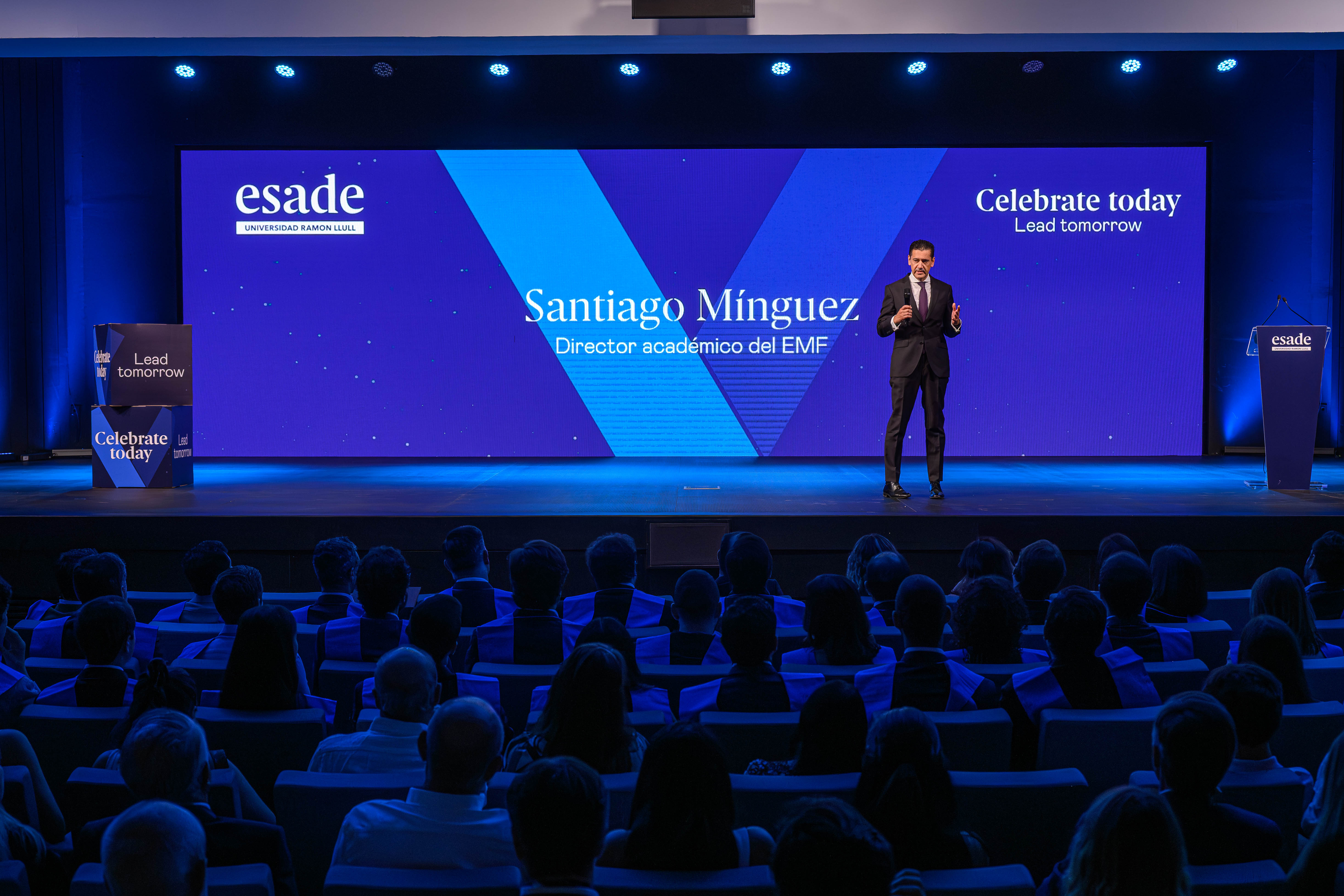 Santiago Minguez, Academic Director of the Executive Master in Finance, speaking at the ESADE Closing Ceremony in Madrid.